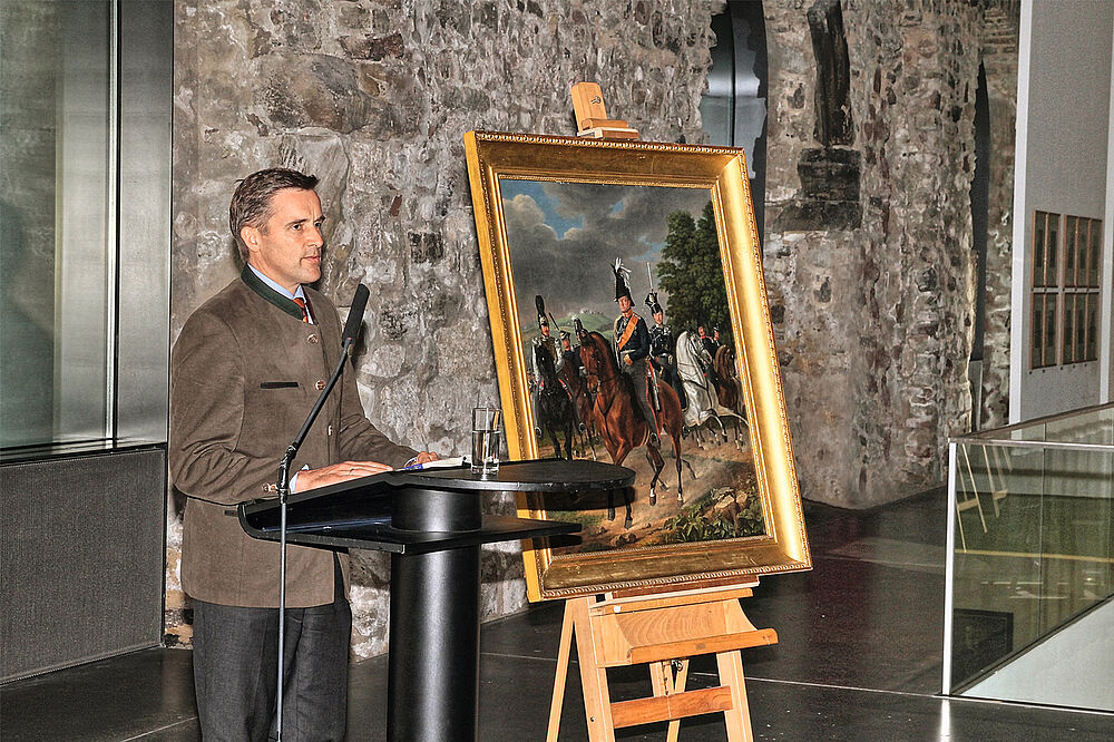 Alexander Graf Neidhardt von Gneisenau tijdens de overdracht van het schilderij op 17 juli 2014 in de "Feininger Empore" in kasteel Moritzburg 
