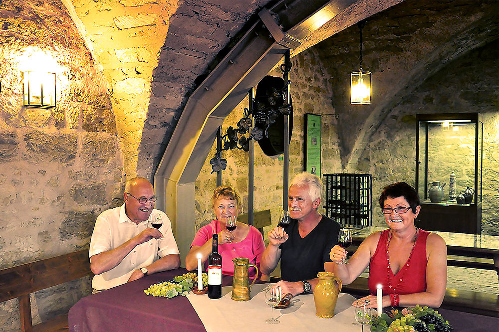 Schloss Neuenburg, Weinschänke, Foto: Reinhard Schmitt, © Kulturstiftung Sachsen-Anhalt Schloss Neuenburg, Weinschänke