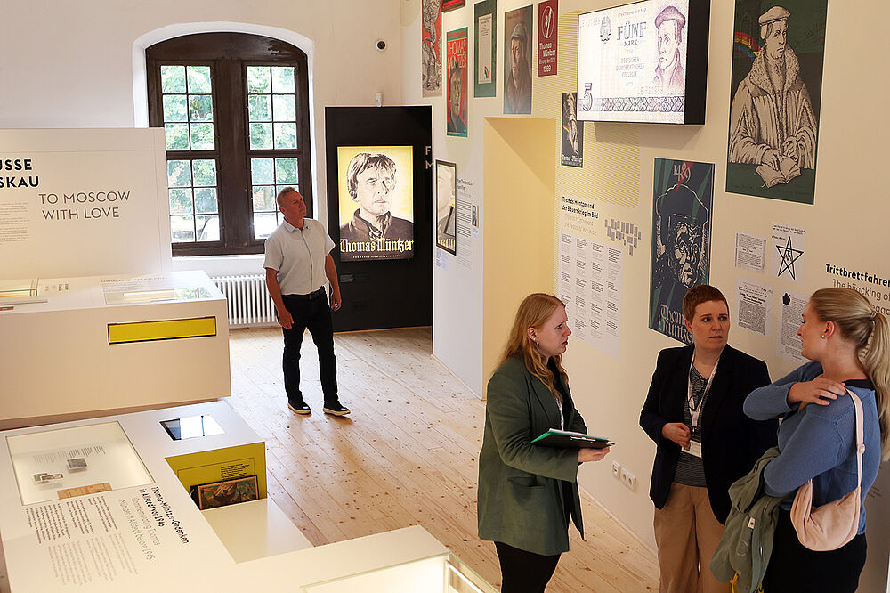 Blick in die Ausstellung im Ostflügel von Schloss Allstedt.