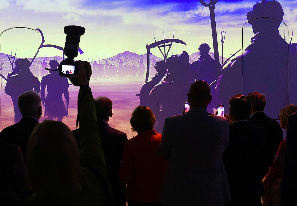 Am historischen Ort der "Fürstenpredigt" in der Hofstube ist die immersive Inszenierung zu der Biografie Thomas Müntzers zu sehen.