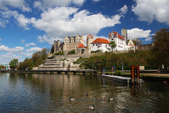 Bernburg Castle, view from the west bank of the Saale, photograph: Christoph Jann, © Kulturstiftung Sachsen-Anhalt Bernburg Castle, view from the west bank of the Saale, photograph: Christoph Jann, © Kulturstiftung Sachsen-Anhalt