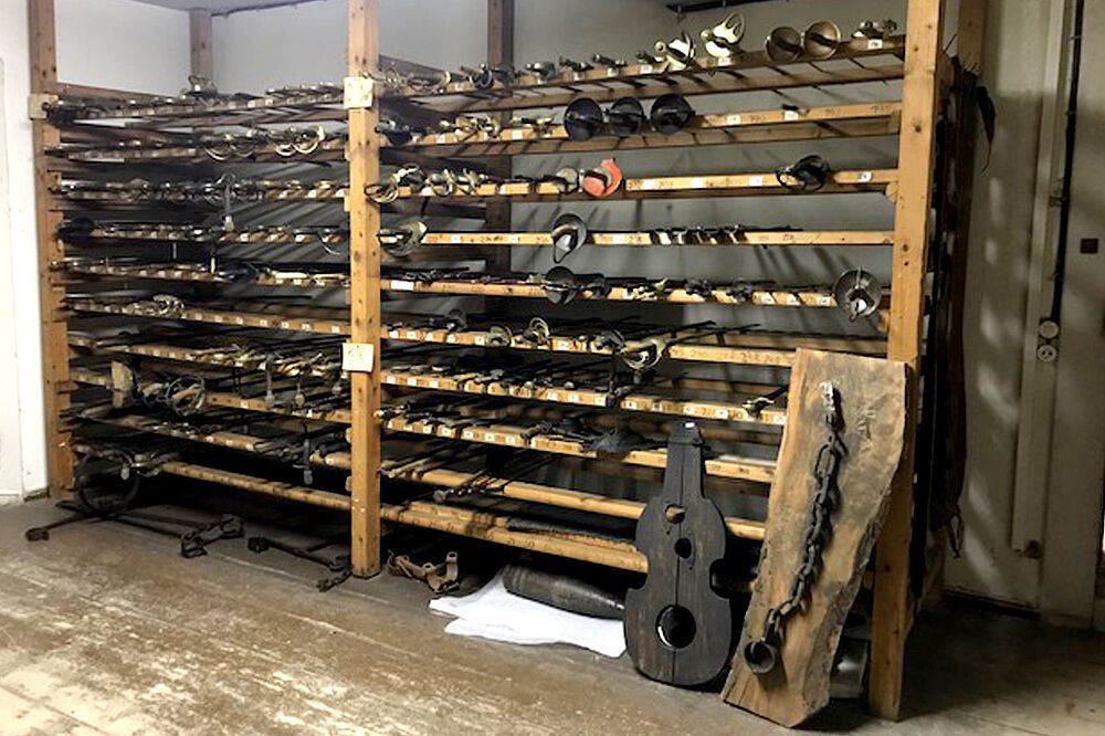 Kunstgutobjekte in den Depots der Außenststelle Schloss Wernigerde, Foto: © Kulturstiftung Sachsen-Anhalt Kunstgutobjekte in den Depots der Außenststelle Schloss Wernigerde
